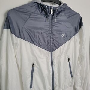 Nike Windbreaker The Windrunner Womens Small Front Zip Gray White